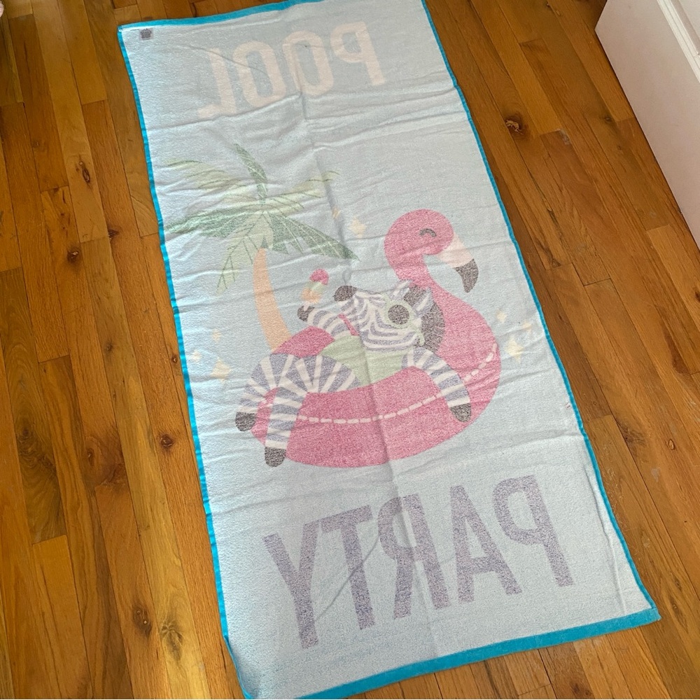 Target Pool Party Beach Towel - Picture 3 of 4